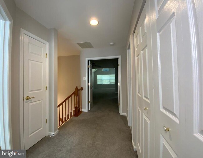 Building Photo - 5722 Governors Pond Cir