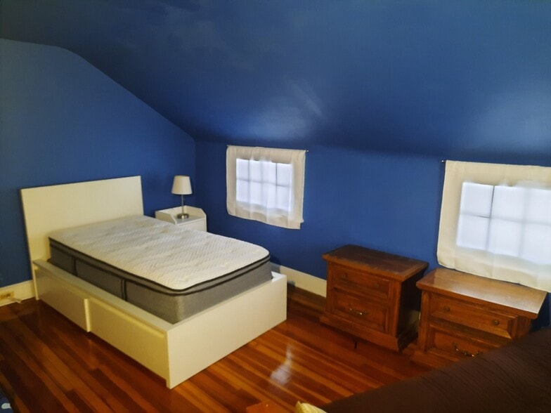 Building Photo - 231 Parish Dr