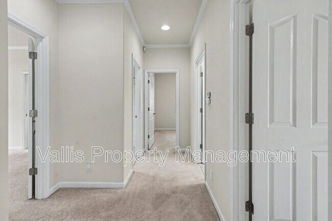 Building Photo - 1441 Ranier Loop NW