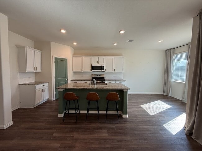 Building Photo - 783 Bayberry Ln