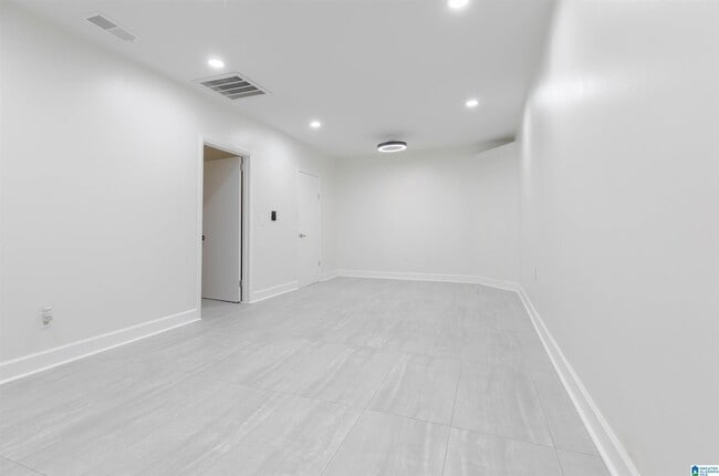 Building Photo - 3612 Chaumont Dr