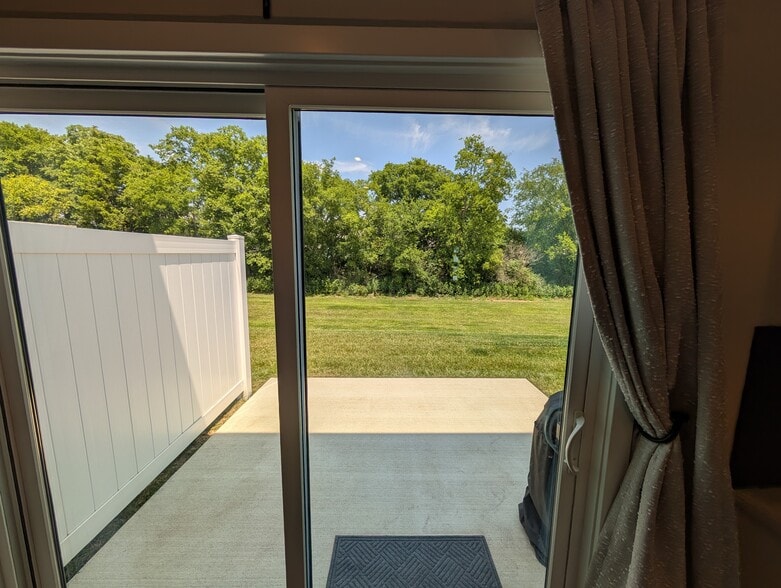 Building Photo - 1189 Riverbrook Dr