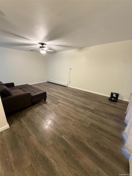 Building Photo - 1701 Cherry Hill Dr