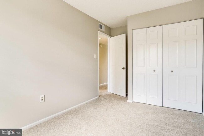 Building Photo - 7758 New Providence Dr