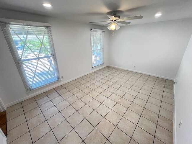 Building Photo - Adorable and Recently Upgraded 4 Bedroom P...