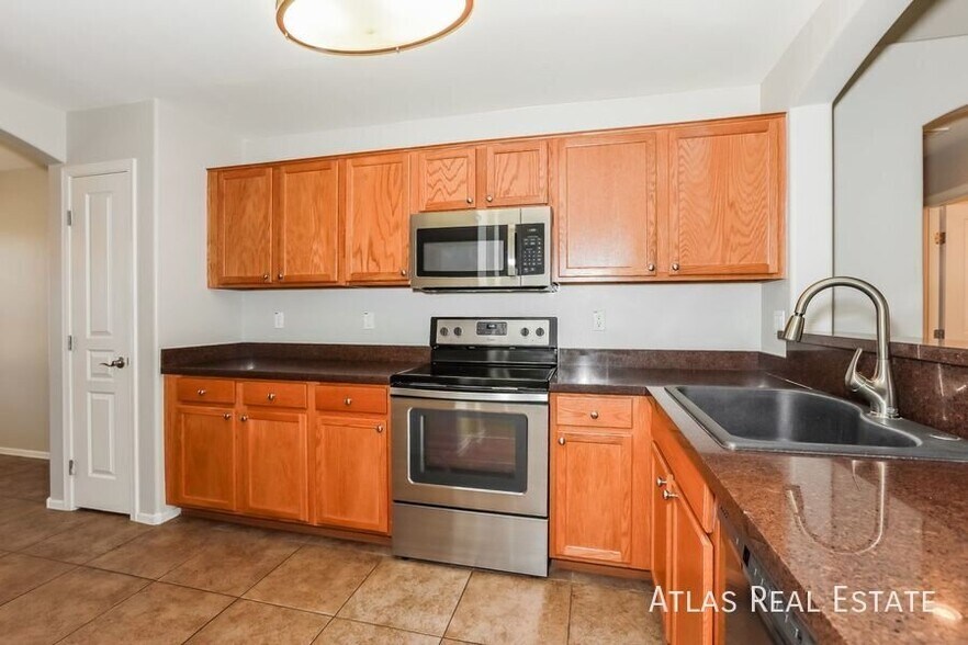 Building Photo - 2770 E Dust Devil Dr