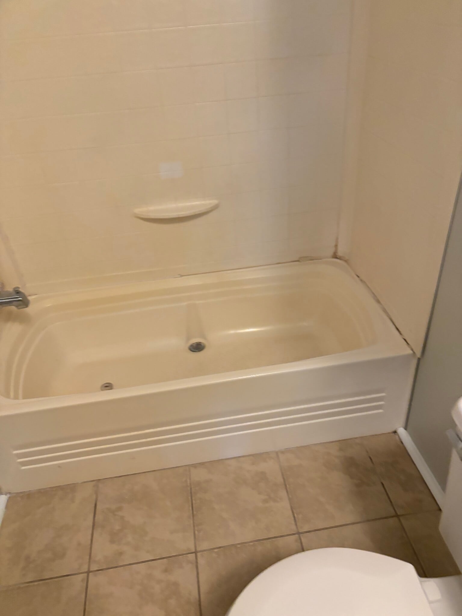 Tub - 102 Nina Cir