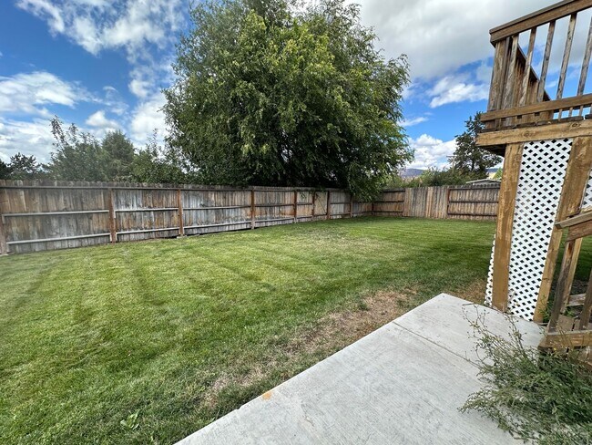 Building Photo - 921 Quail Point Ct