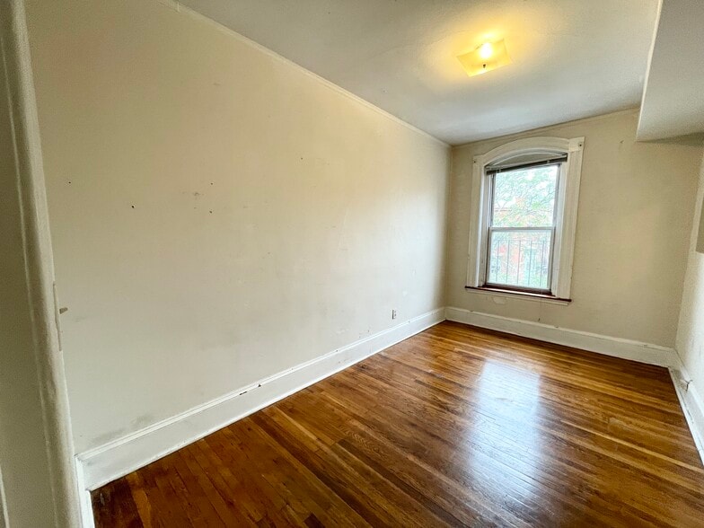 Building Photo - 76 Saint Stephen St