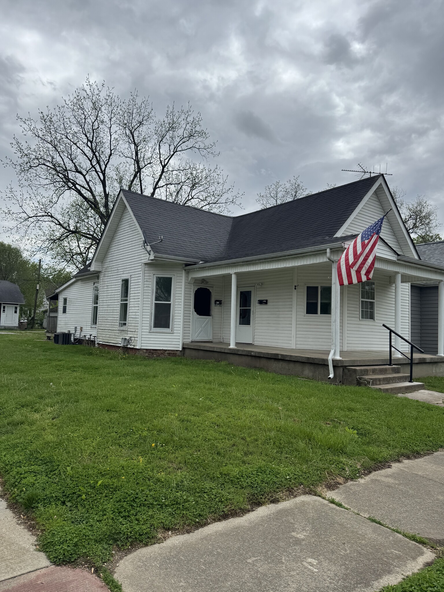 Building Photo - 1537 Pearl St