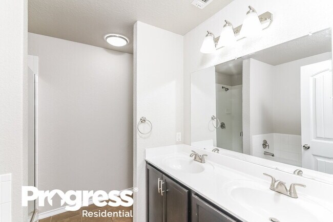 Building Photo - 11519 Verde Bend