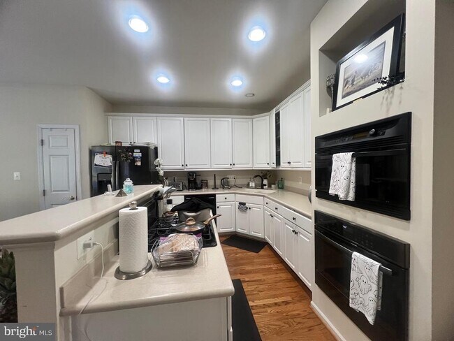 Building Photo - 7317 Hampton Manor Pl