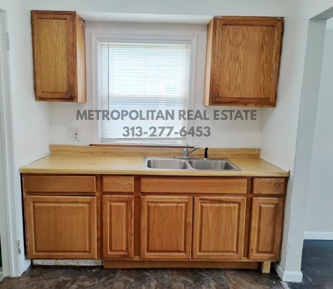 Building Photo - 26721 Carlysle St