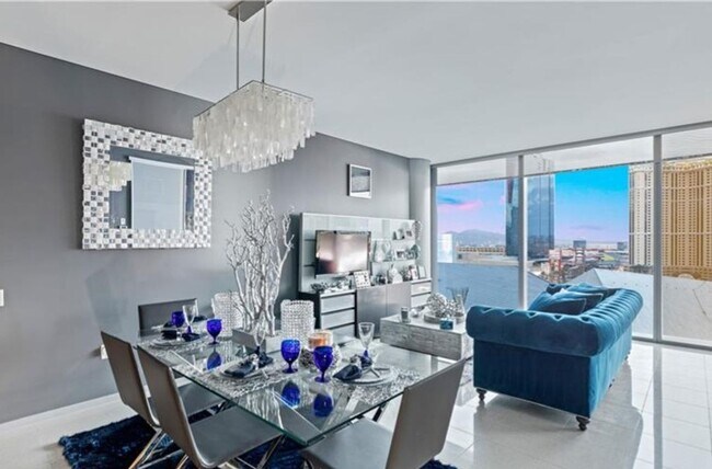 Building Photo - 3722 S Las Vegas Blvd