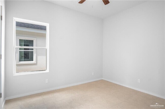 Building Photo - 10 N Alexandrite Ave