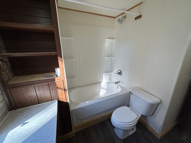 Building Photo - 2 Bedroom 1 Bath Updated Mobile Home in A & J Mobile Home Park