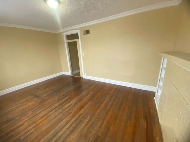 Building Photo - 5952 W Roosevelt Rd