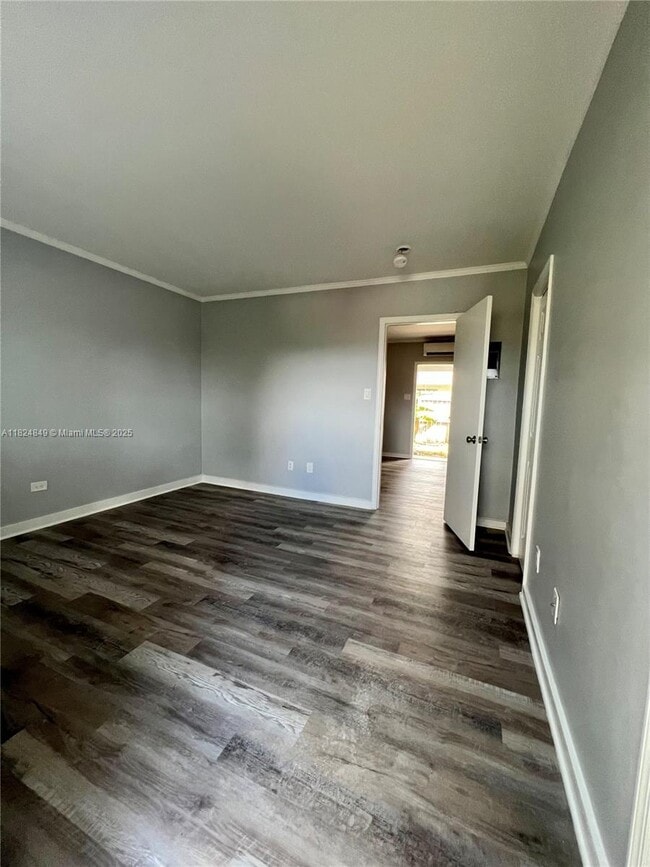 Building Photo - 590 NW 40th Ct