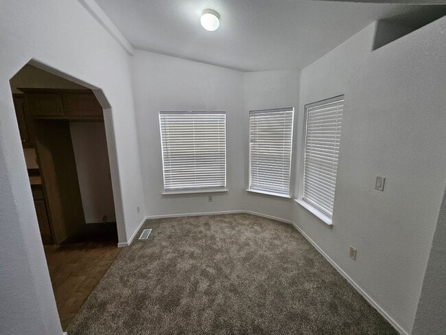 Building Photo - 3 Bedroom/2 Bath Manufactured Home