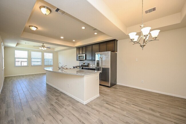 Building Photo - 8231 Hawthorn Vly Ln