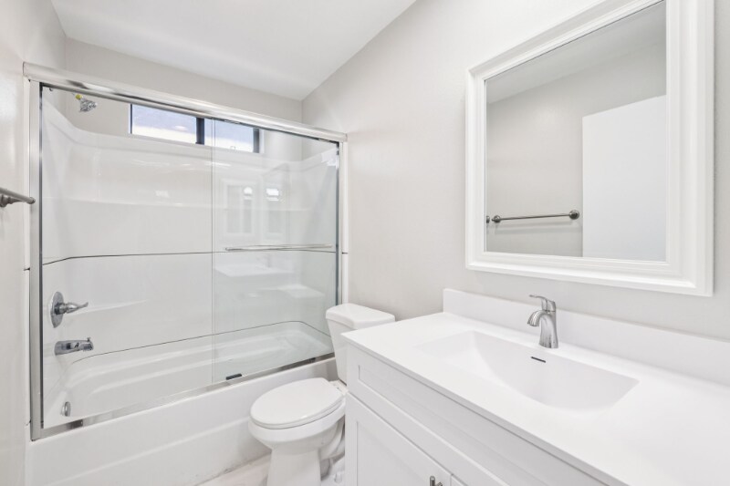 Building Photo - 507 E Cedar Ave