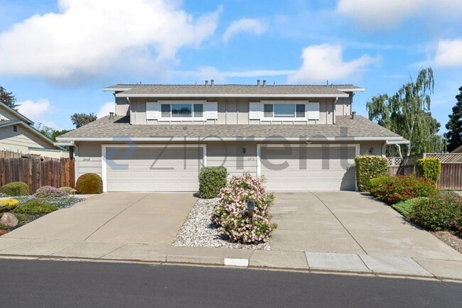 Building Photo - 2472 Camino de Jugar