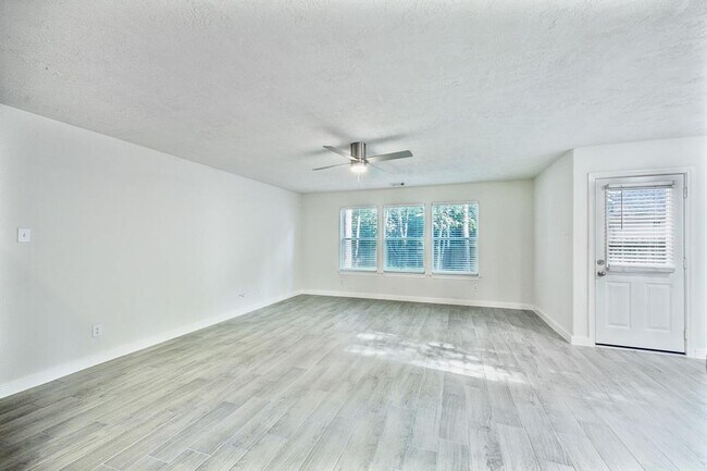 Building Photo - 39 W Sage Creek Pl