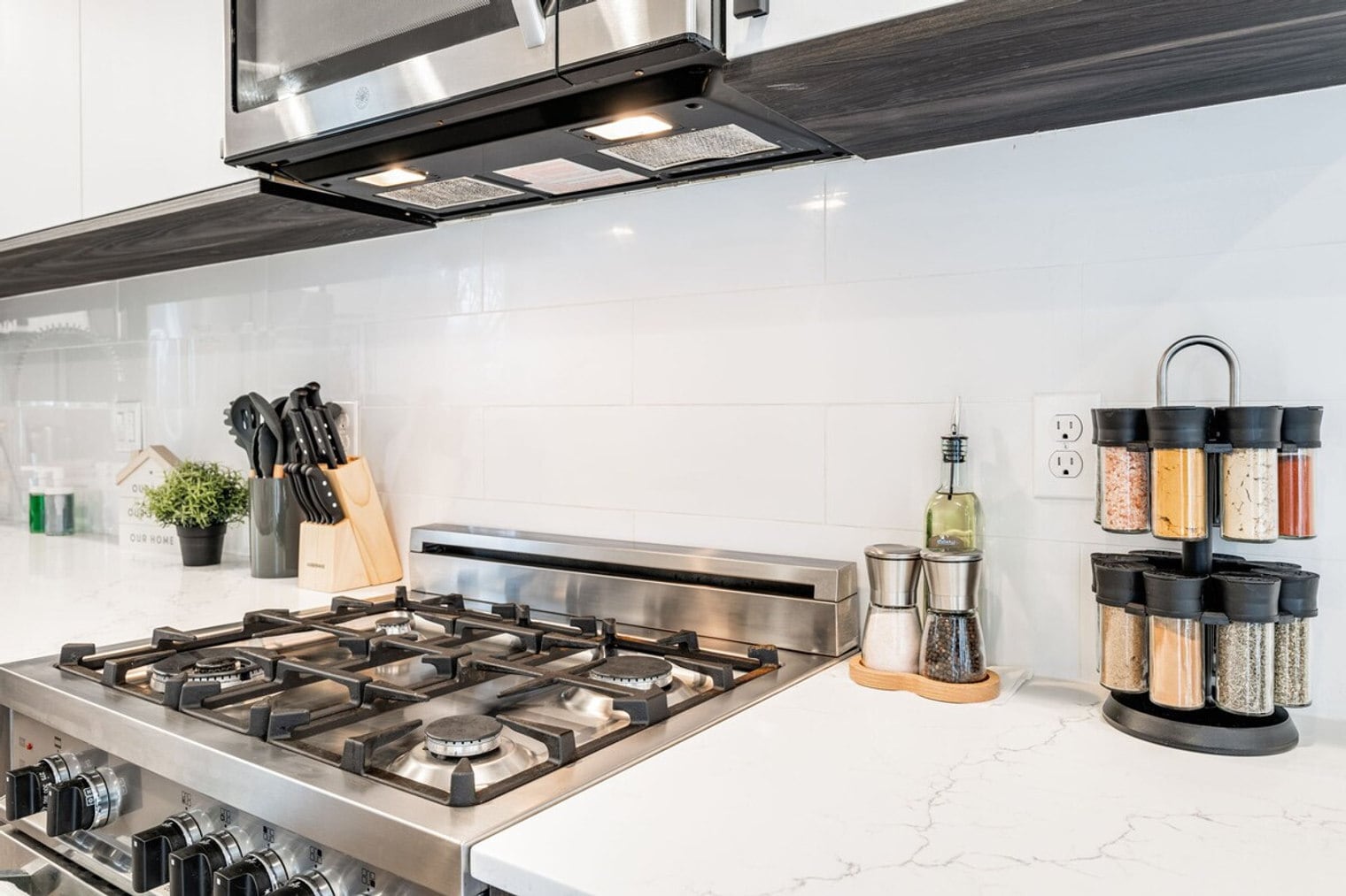 Building Photo - 2319 Franklin Ave E