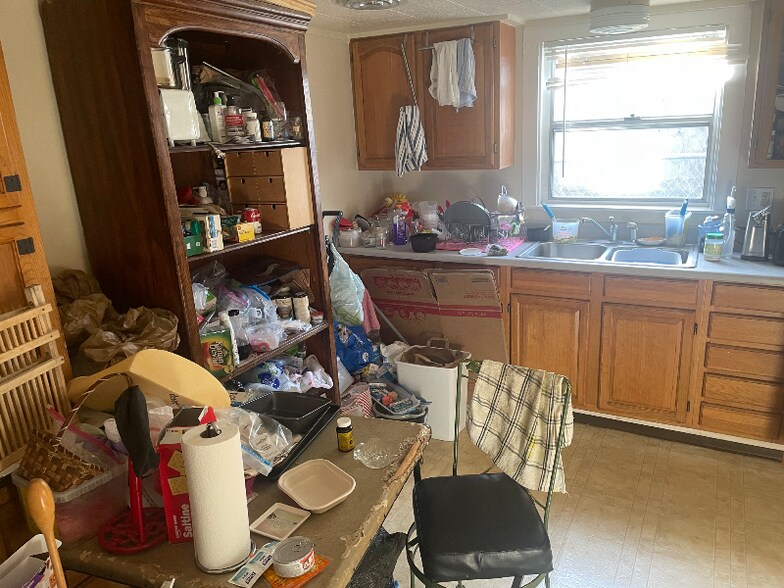 Building Photo - 2027 W Ave 133rd