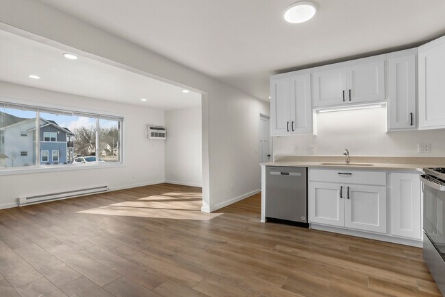 Building Photo - PropertyName