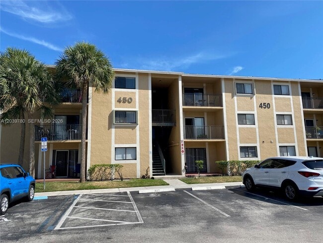 Building Photo - 450 Palm Cir W