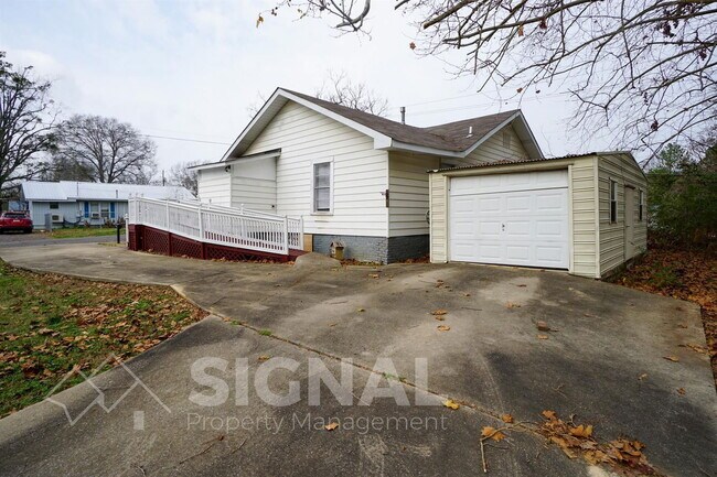 Building Photo - 217 1st Ave SE