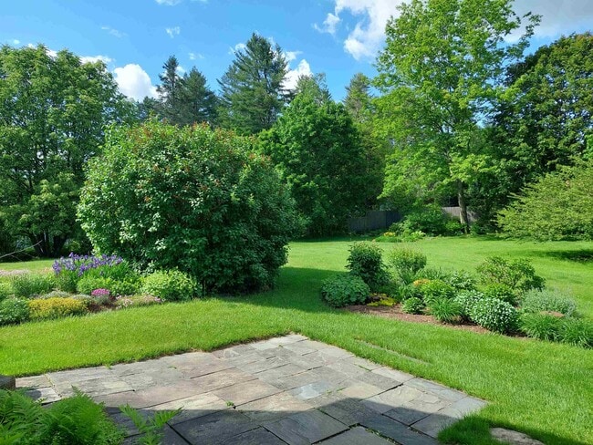 Building Photo - 3292 Vermont Rte 100