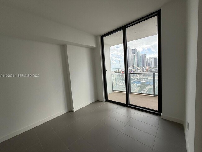 Building Photo - 1600 NE 1st Ave