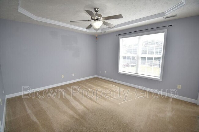 Building Photo - 165 Pender Rd