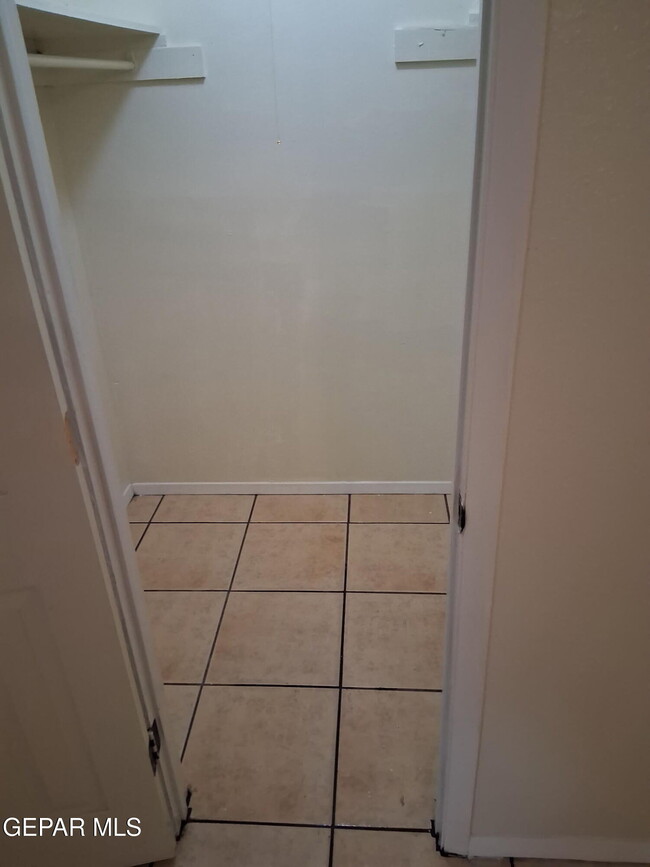 Building Photo - 2807 Beachcomber Dr