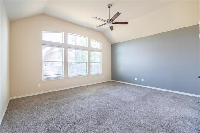 Building Photo - 637 Peach Ln