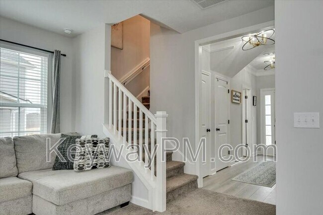 Building Photo - 1044 Mulford Lp
