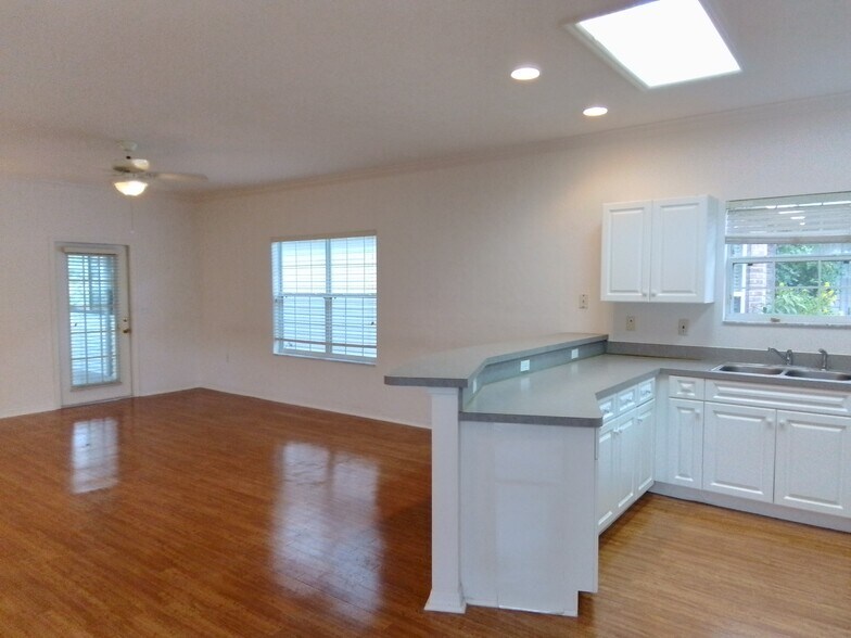 Building Photo - 4847 NW 78th Rd