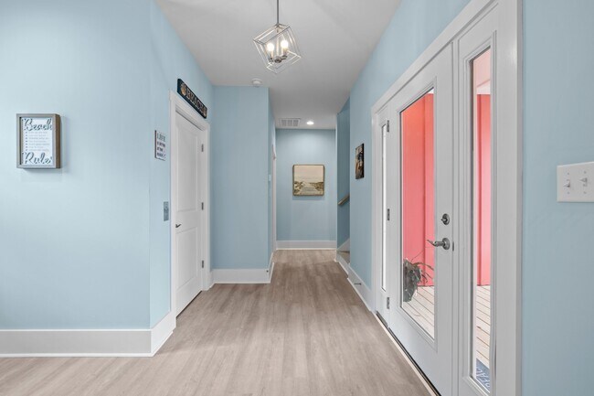 Building Photo - 5603 Sound Dr