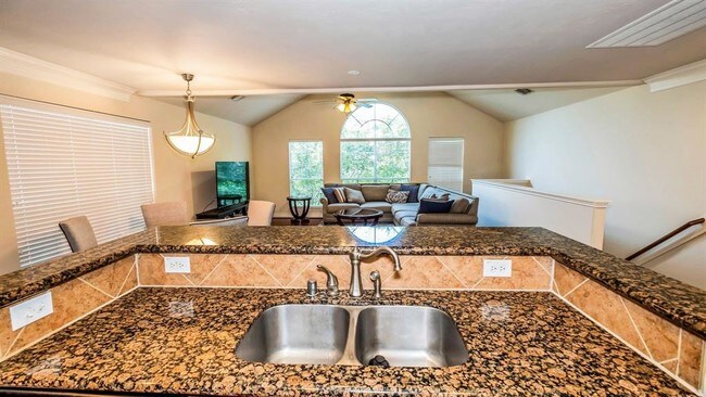 Building Photo - 3413 Clearview Cir