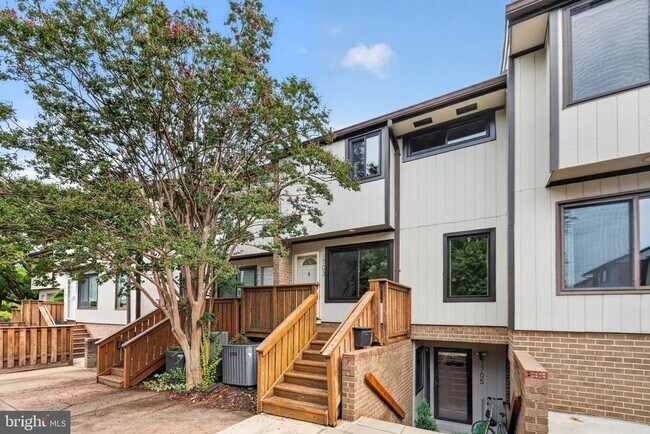 Building Photo - 1703 Westwind Way