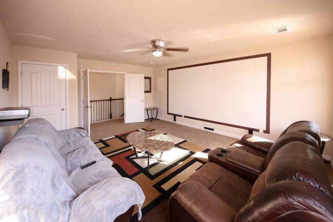 Building Photo - 3415 Pointe Vecchio Cir
