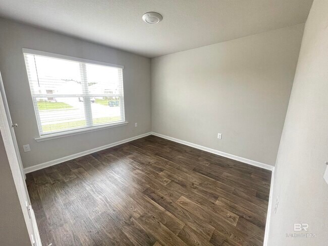 Building Photo - 23135 Shadowridge Dr