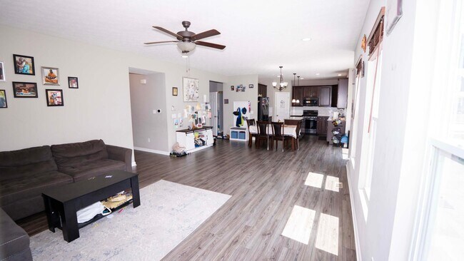 Building Photo - 7320 Blackwell Dr