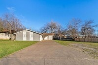 Building Photo - 11103 Renel Dr