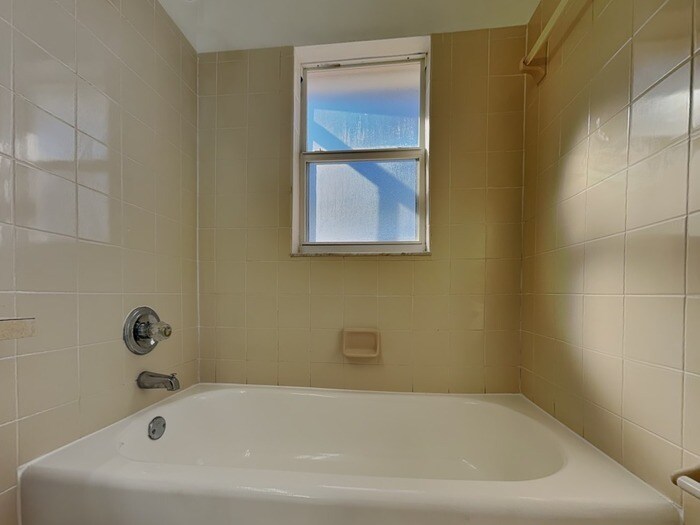 Building Photo - 7691 Canterbury Cir