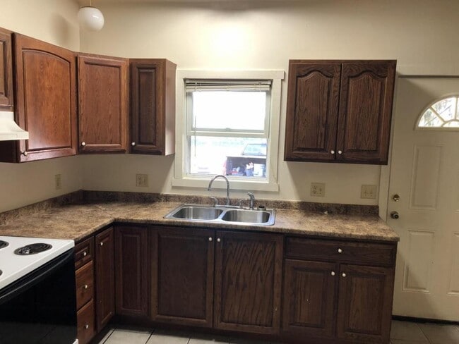 Building Photo - 609 Grove City Rd