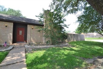 Building Photo - 15927 Tumbling Rapids Dr