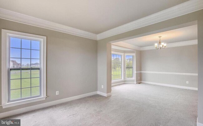 Building Photo - 14673 Falconaire Pl